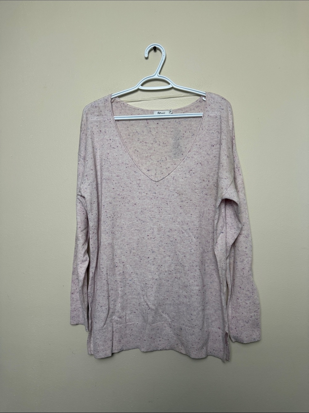 Reitmans cashmere blend V-Neck Long Sleeve Sweater size L